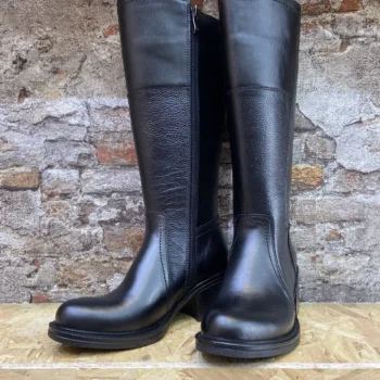 بوت چرم زنانه ساق بلند طرح ﭘﺮﮔﺎس