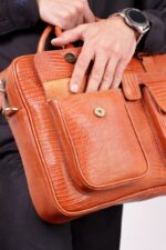 کیف اداری مردانه چرم کد 2025 - تصویر 6